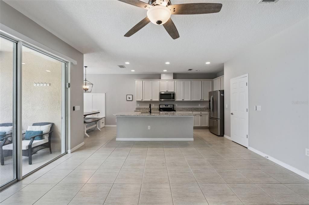 For Sale: $478,000 (4 beds, 3 baths, 2700 Square Feet)