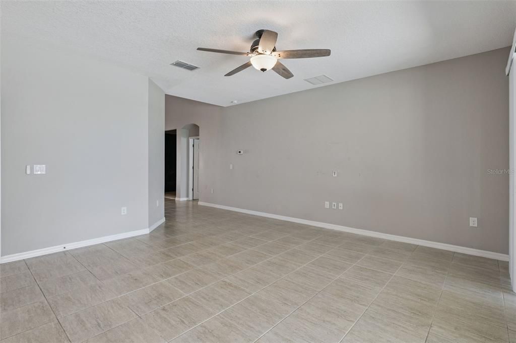 For Sale: $478,000 (4 beds, 3 baths, 2700 Square Feet)