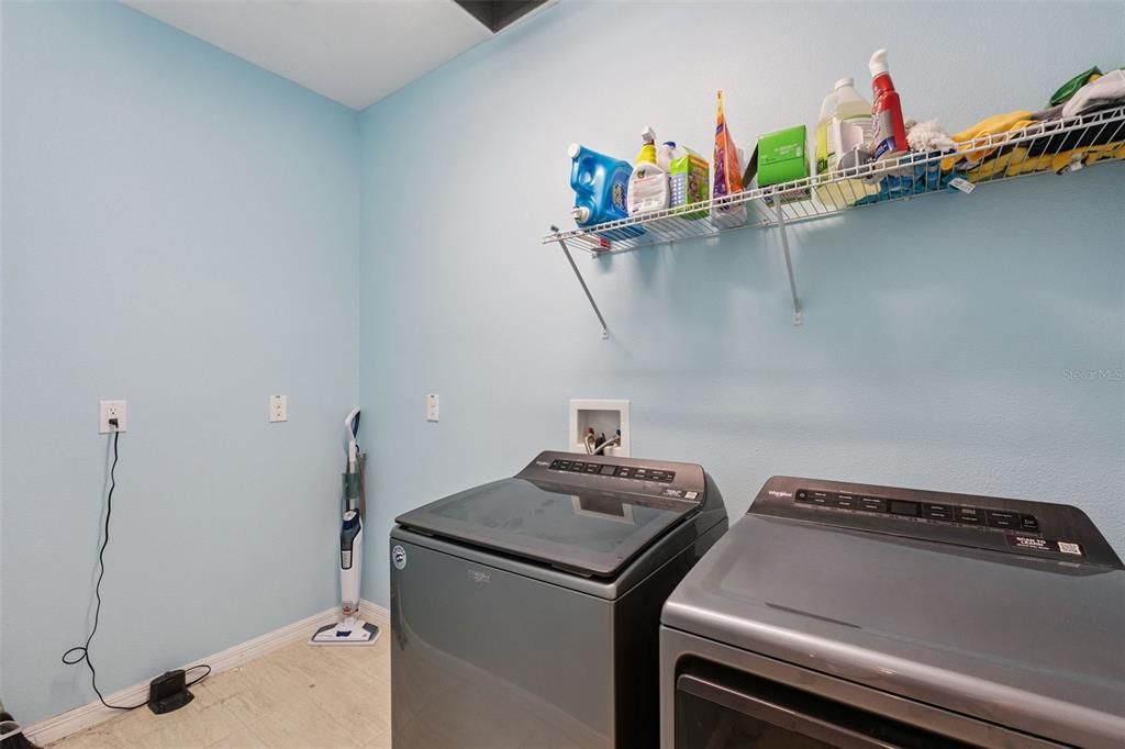 For Sale: $478,000 (4 beds, 3 baths, 2700 Square Feet)