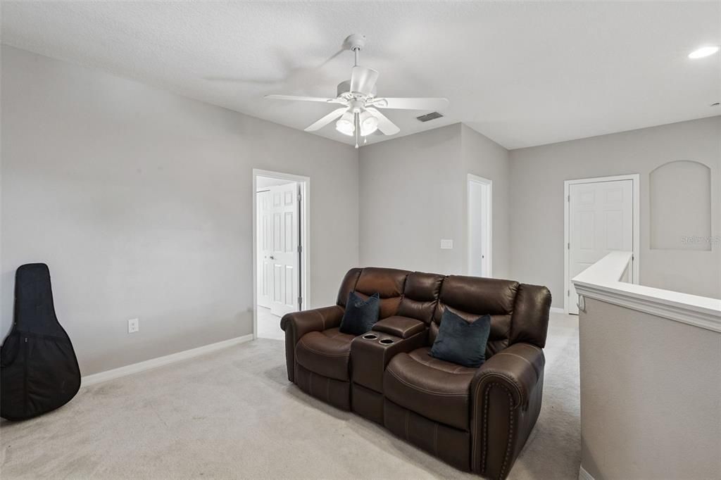 For Sale: $478,000 (4 beds, 3 baths, 2700 Square Feet)