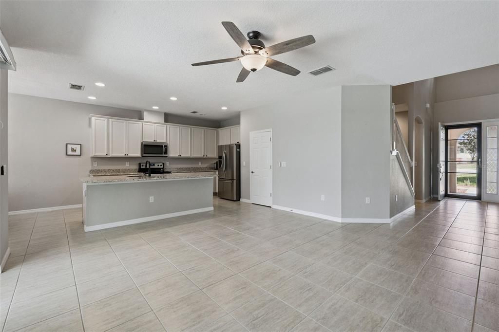 For Sale: $478,000 (4 beds, 3 baths, 2700 Square Feet)