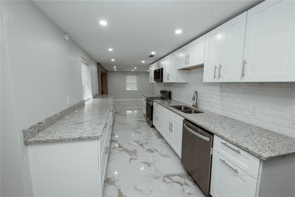 На продажу: $365,000 (3 спален, 2 ванн, 1350 Квадратных фут)