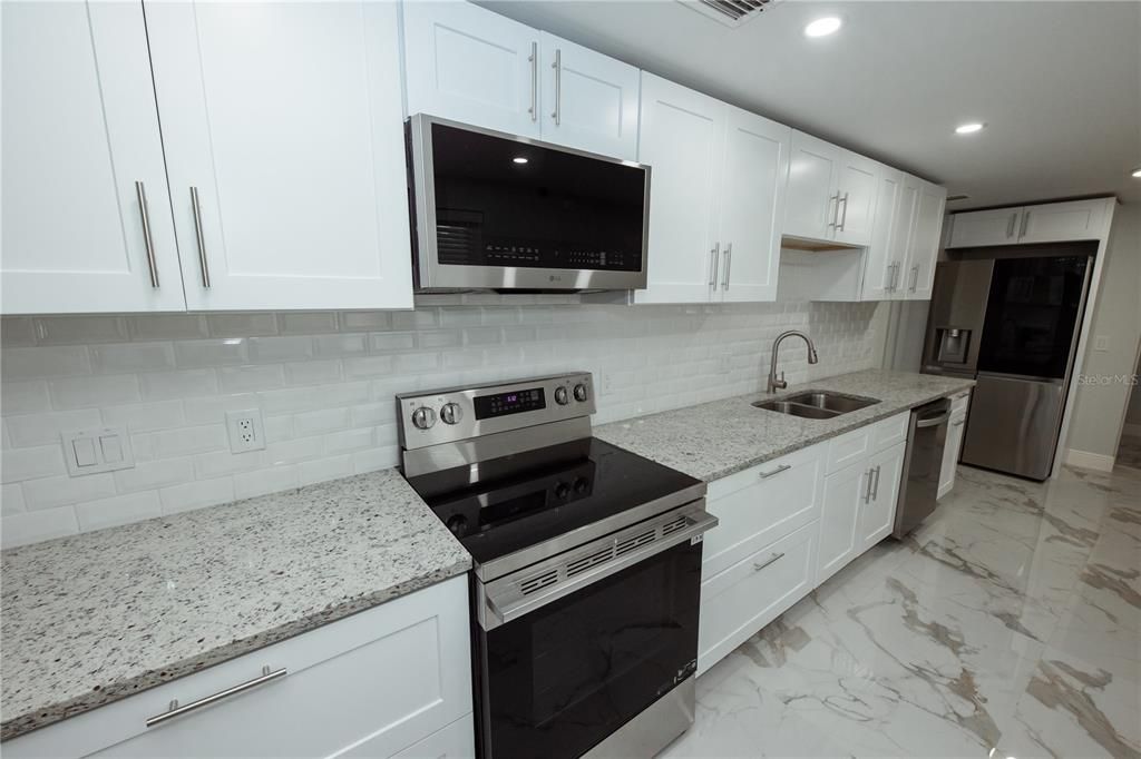 На продажу: $365,000 (3 спален, 2 ванн, 1350 Квадратных фут)