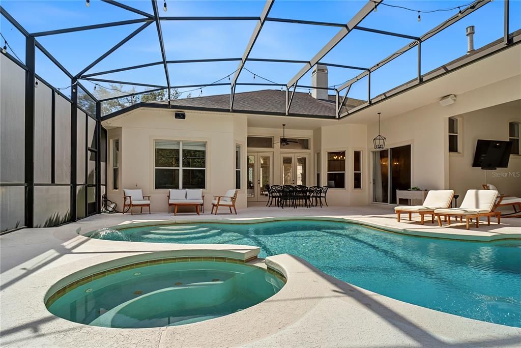 For Sale: $1,100,000 (5 beds, 3 baths, 3894 Square Feet)