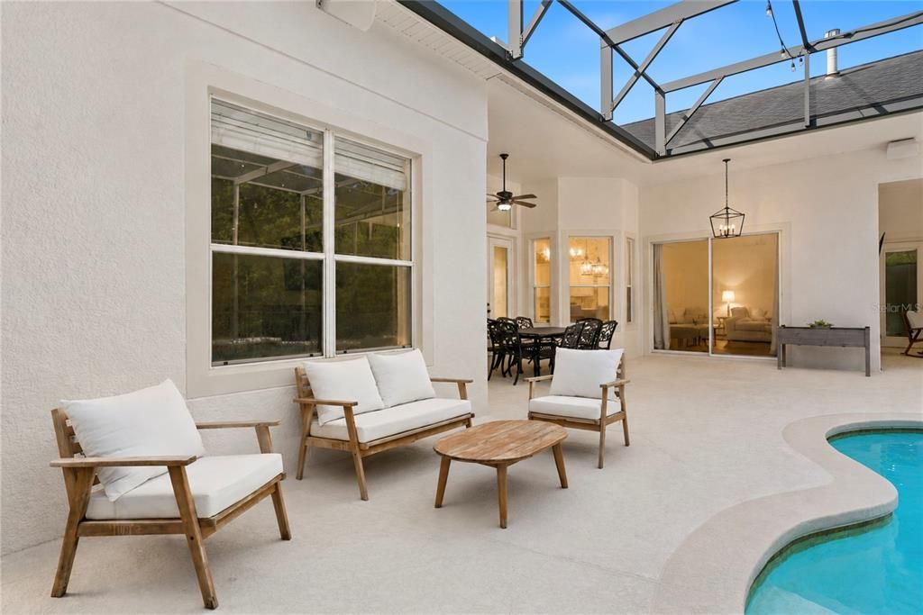 For Sale: $1,100,000 (5 beds, 3 baths, 3894 Square Feet)