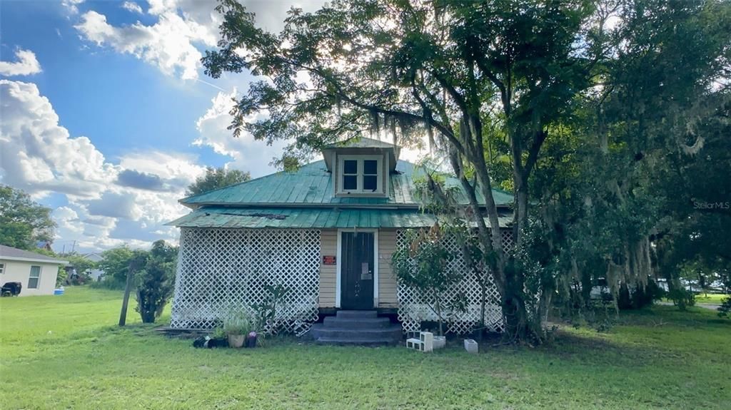 For Sale: $85,000 (4 beds, 1 baths, 1482 Square Feet)