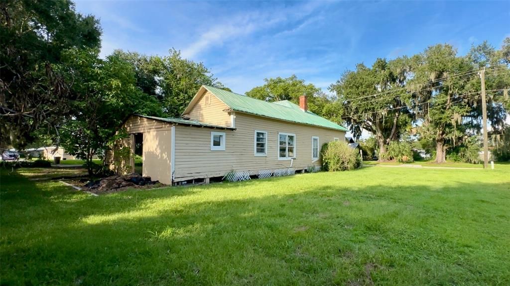 For Sale: $85,000 (4 beds, 1 baths, 1482 Square Feet)