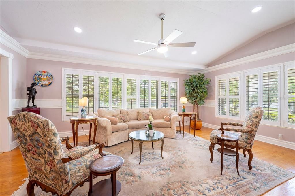 For Sale: $950,000 (4 beds, 3 baths, 2757 Square Feet)