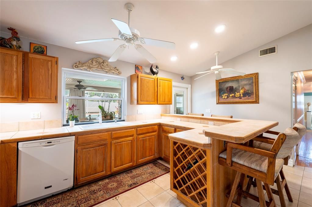 For Sale: $950,000 (4 beds, 3 baths, 2757 Square Feet)