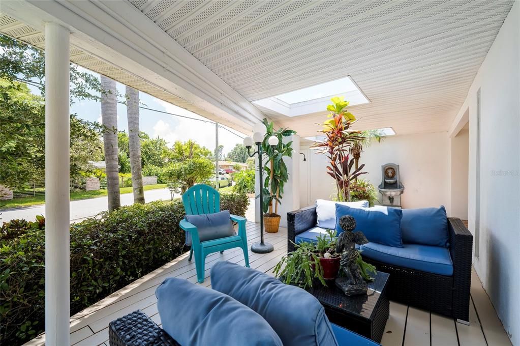 For Sale: $950,000 (4 beds, 3 baths, 2757 Square Feet)