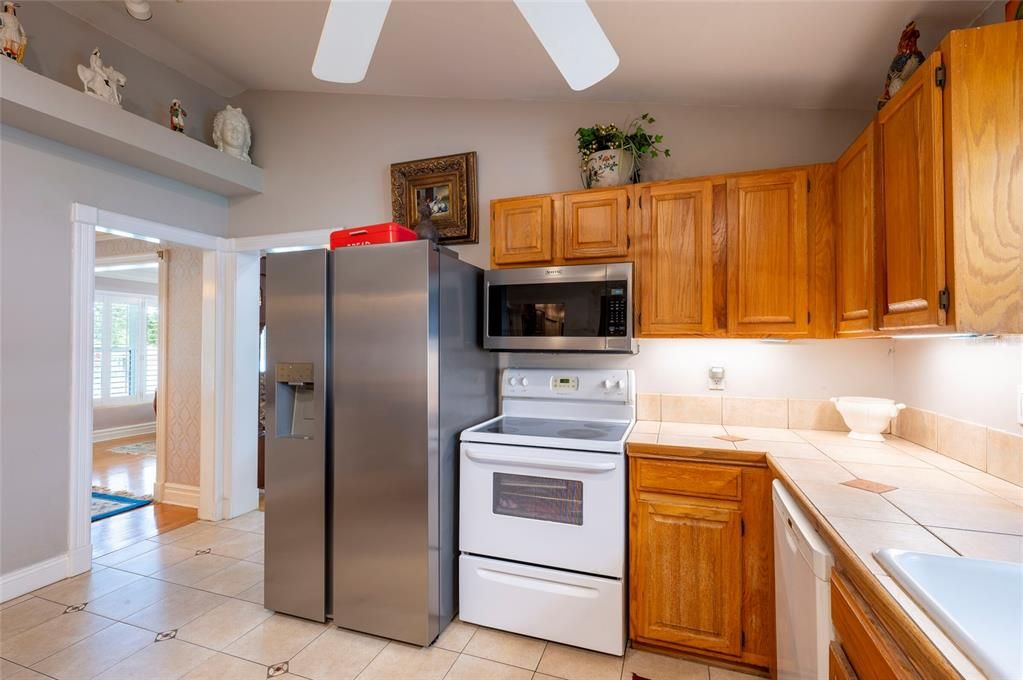 For Sale: $950,000 (4 beds, 3 baths, 2757 Square Feet)