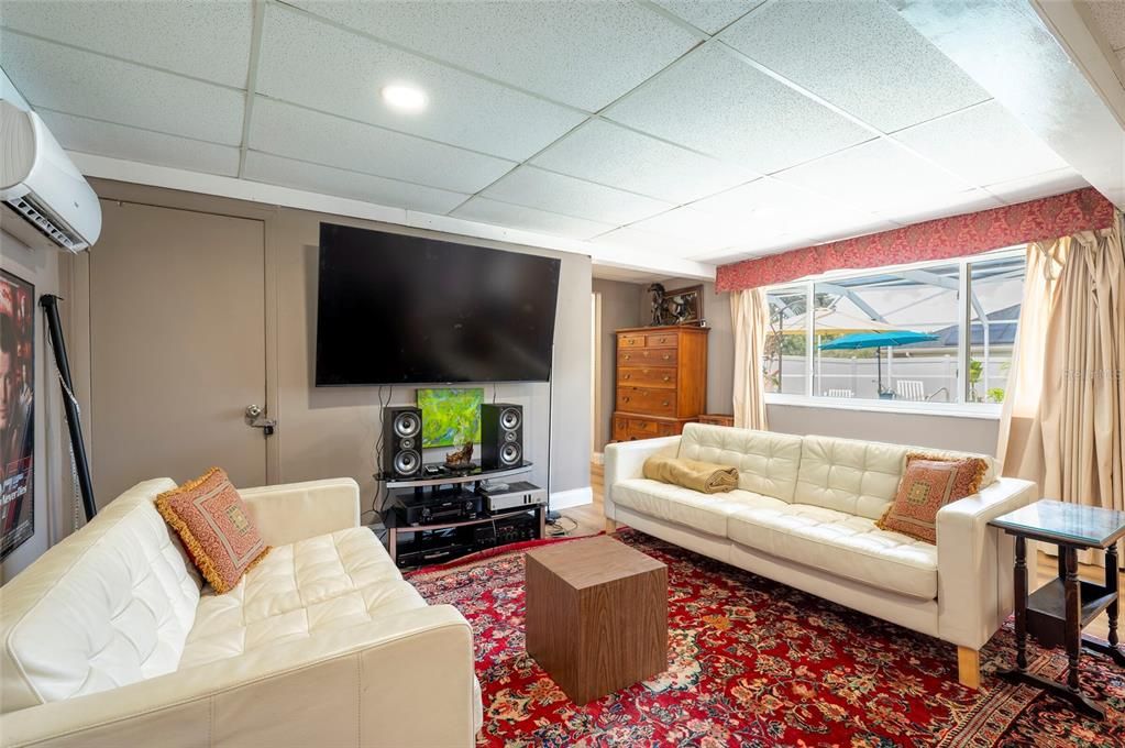 For Sale: $950,000 (4 beds, 3 baths, 2757 Square Feet)