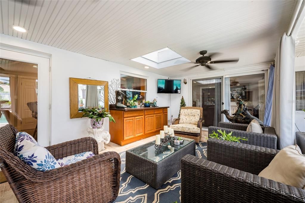 For Sale: $950,000 (4 beds, 3 baths, 2757 Square Feet)