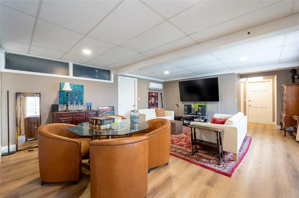 For Sale: $950,000 (4 beds, 3 baths, 2757 Square Feet)