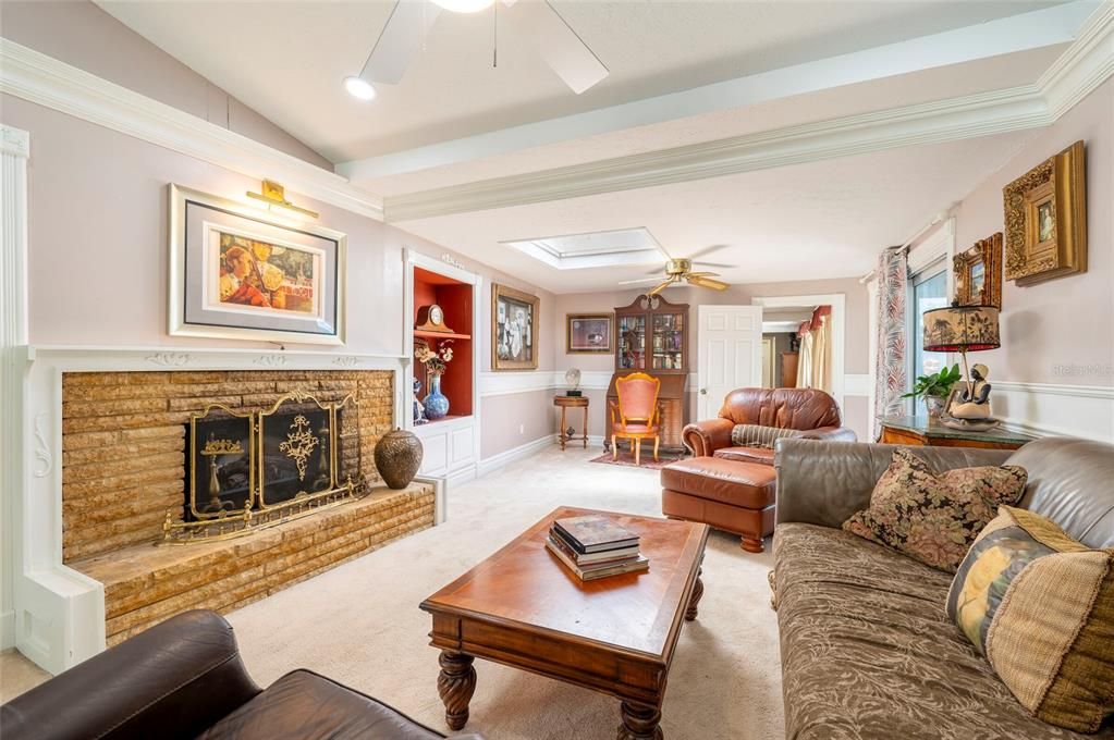 For Sale: $950,000 (4 beds, 3 baths, 2757 Square Feet)