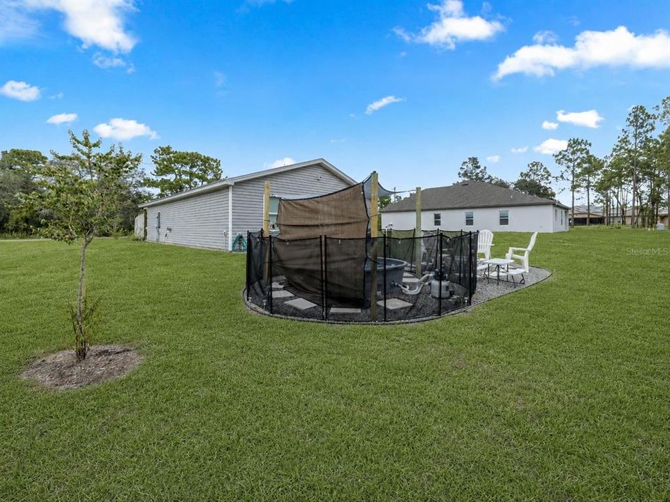 For Sale: $265,000 (3 beds, 2 baths, 1001 Square Feet)
