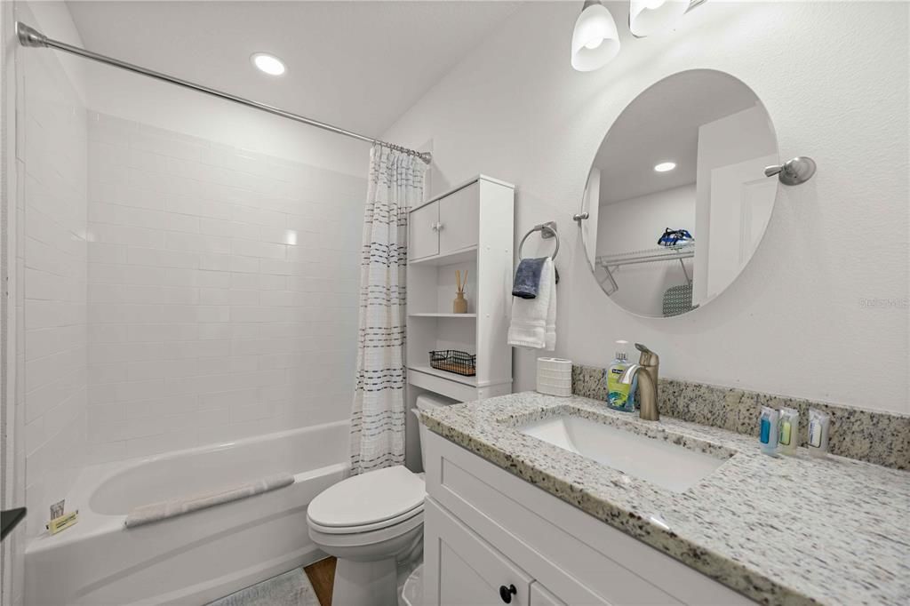 For Sale: $265,000 (3 beds, 2 baths, 1001 Square Feet)