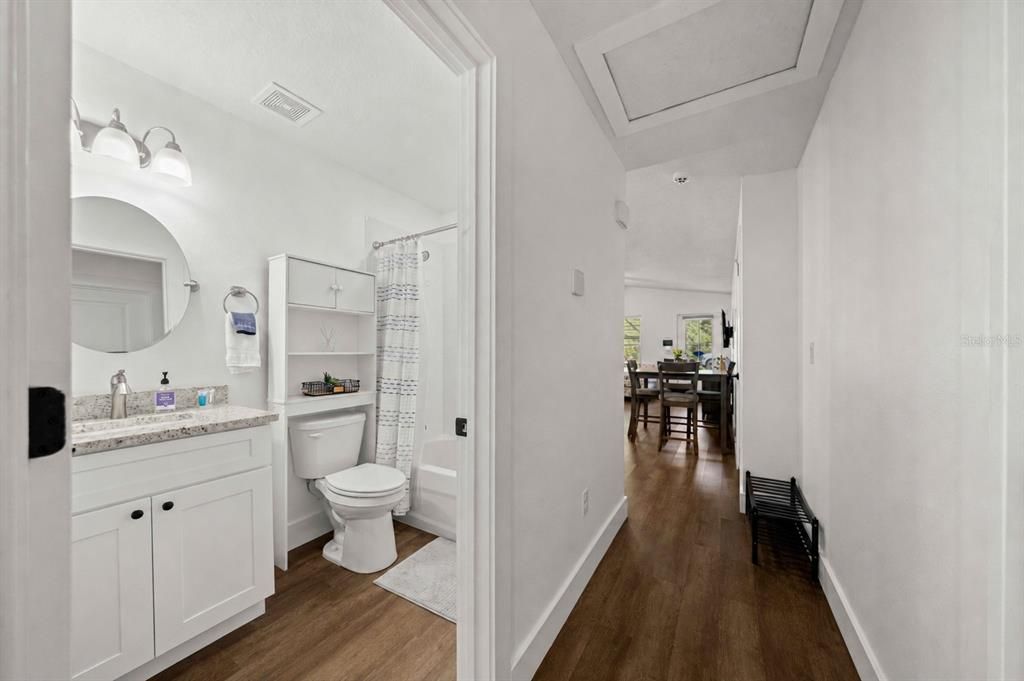 For Sale: $265,000 (3 beds, 2 baths, 1001 Square Feet)