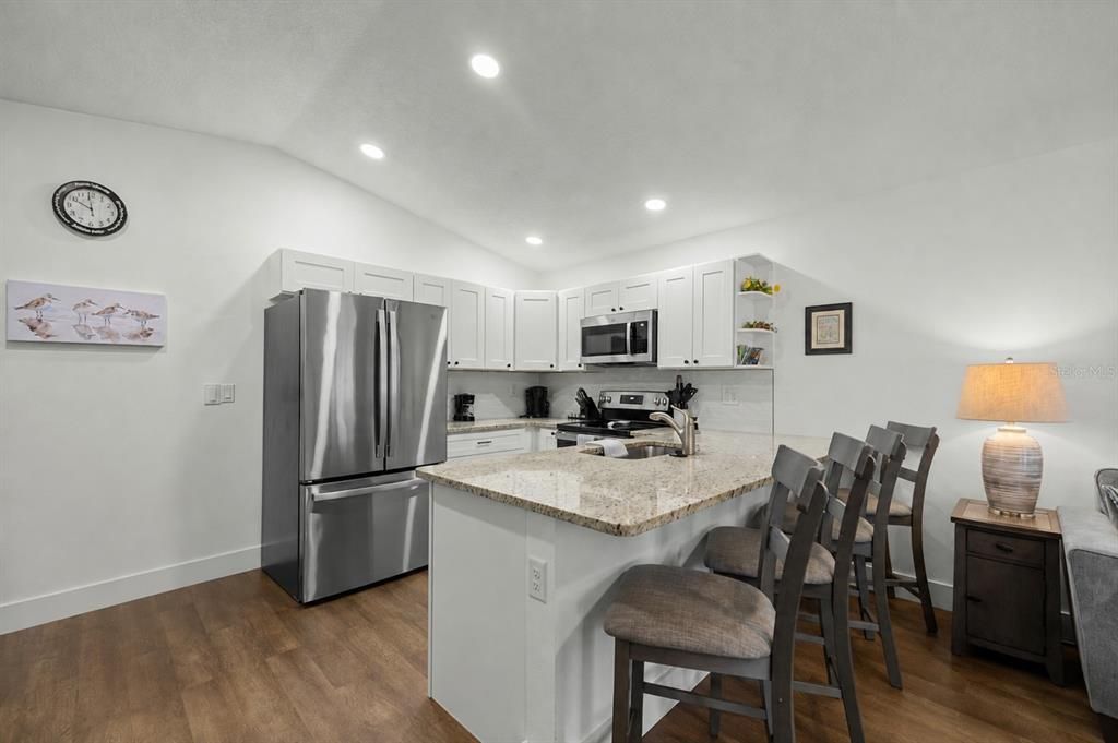 For Sale: $265,000 (3 beds, 2 baths, 1001 Square Feet)