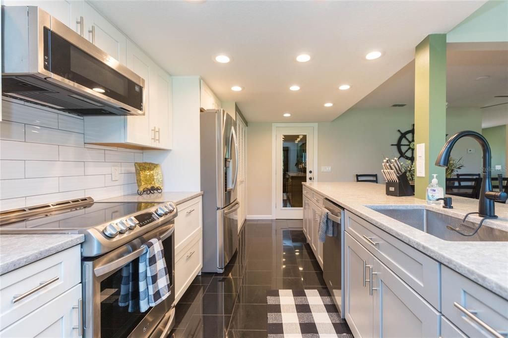 For Sale: $238,000 (2 beds, 2 baths, 1646 Square Feet)