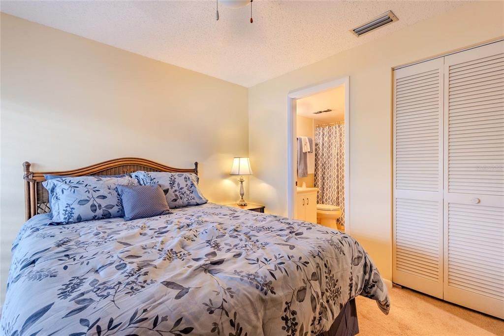 For Rent: $2,000 (2 beds, 2 baths, 1108 Square Feet)