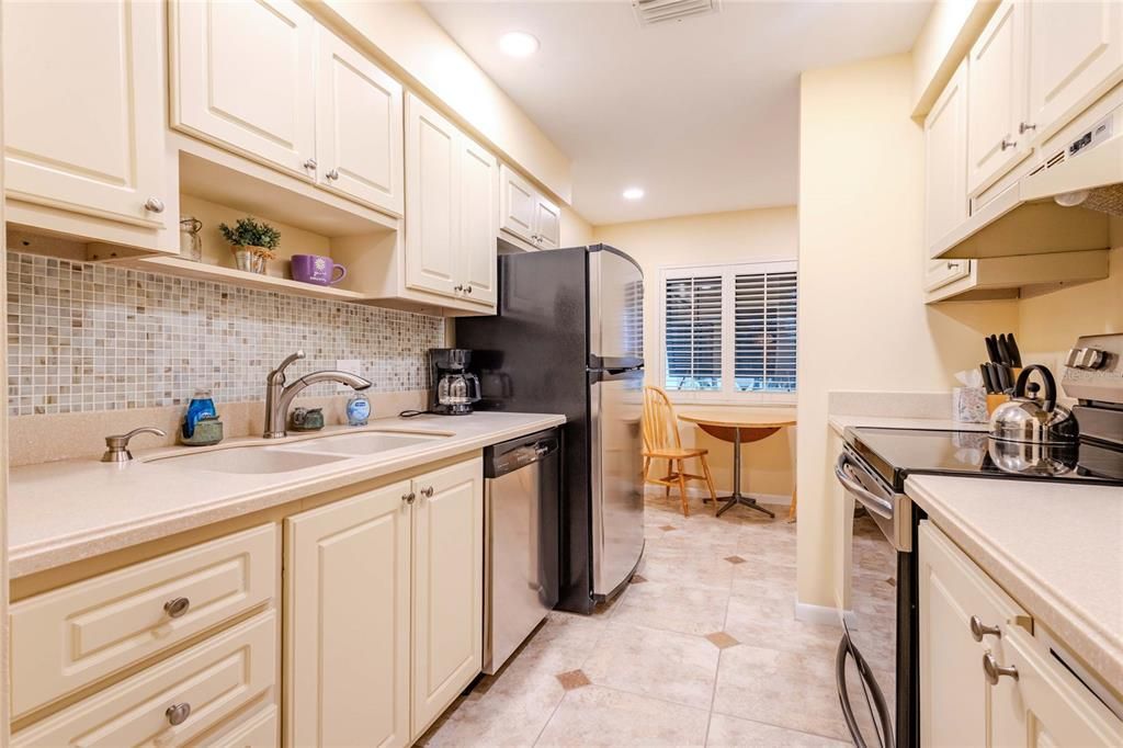 For Rent: $2,000 (2 beds, 2 baths, 1108 Square Feet)