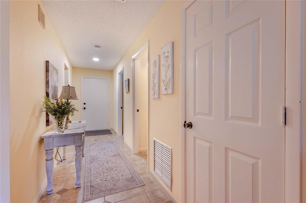 For Rent: $2,000 (2 beds, 2 baths, 1108 Square Feet)