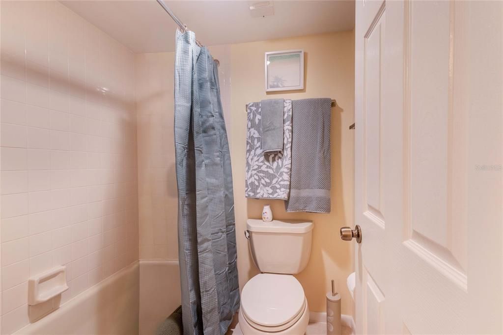 For Rent: $2,000 (2 beds, 2 baths, 1108 Square Feet)