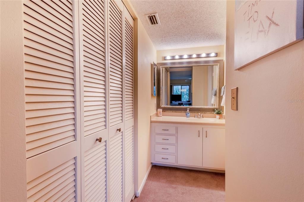 For Rent: $2,000 (2 beds, 2 baths, 1108 Square Feet)