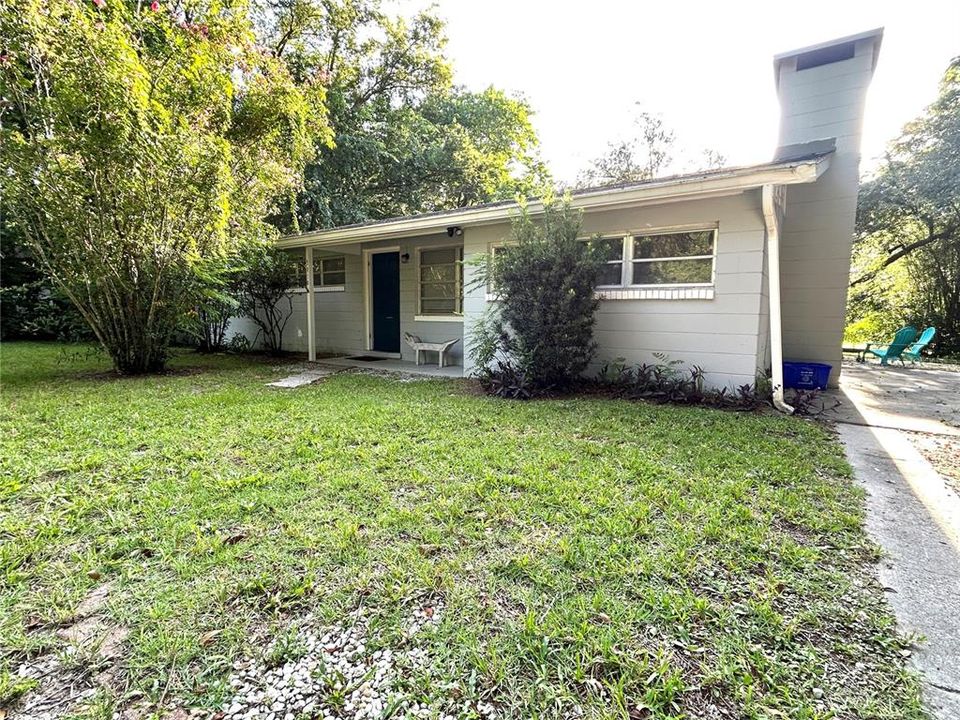 For Rent: $2,100 (3 beds, 2 baths, 1345 Square Feet)