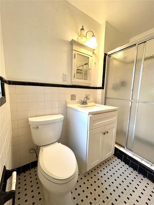 For Rent: $2,100 (3 beds, 2 baths, 1345 Square Feet)