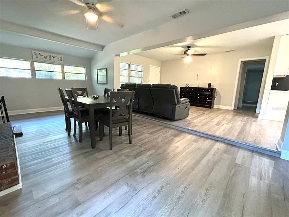 For Rent: $2,100 (3 beds, 2 baths, 1345 Square Feet)