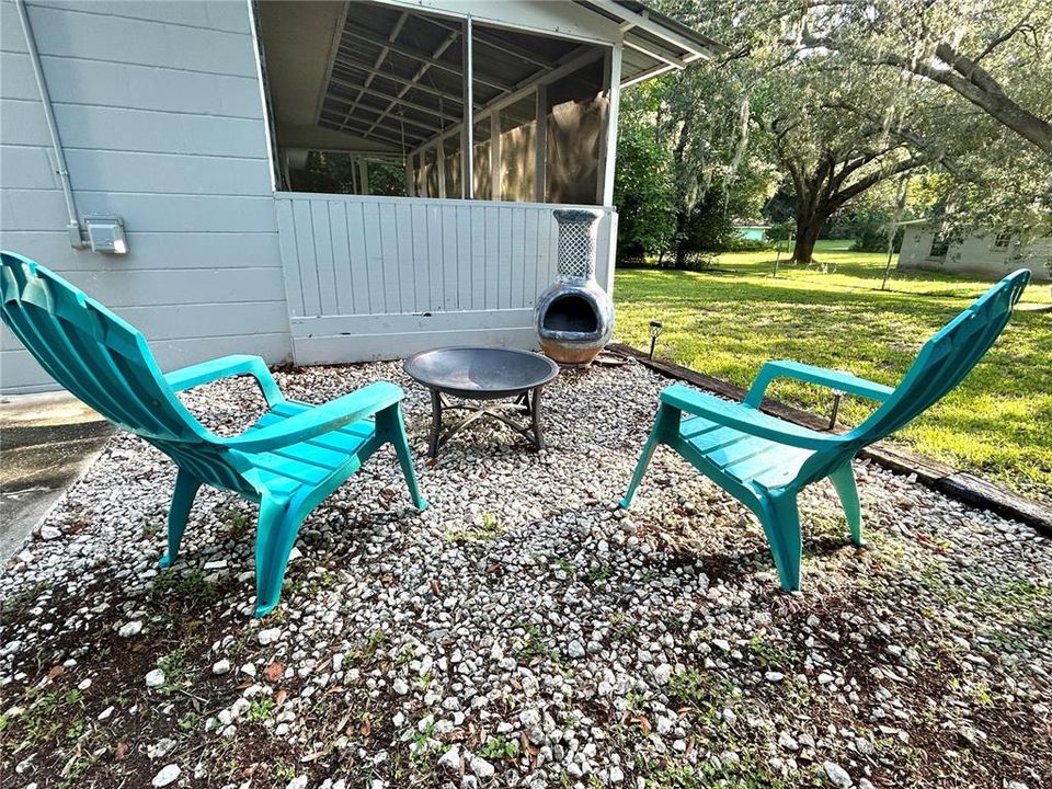 For Rent: $2,100 (3 beds, 2 baths, 1345 Square Feet)