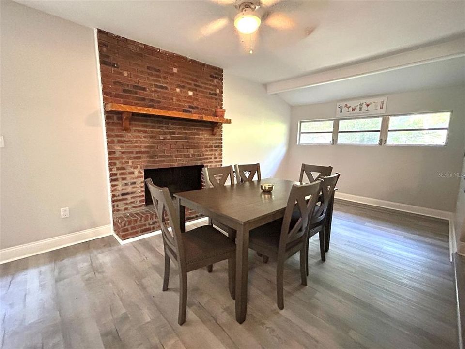 For Rent: $2,100 (3 beds, 2 baths, 1345 Square Feet)