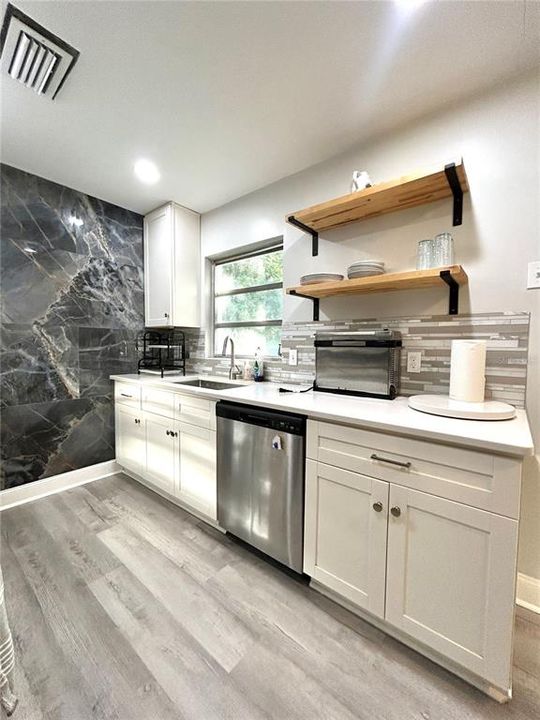 For Rent: $2,100 (3 beds, 2 baths, 1345 Square Feet)