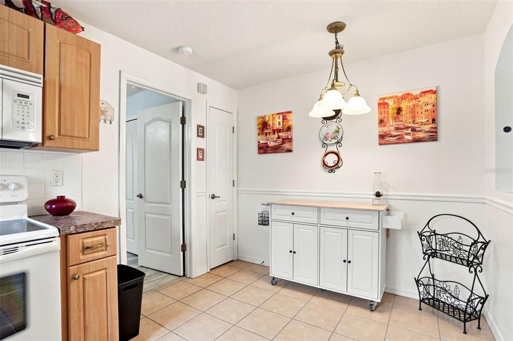 En Venta: $545,000 (4 camas, 3 baños, 2684 Pies cuadrados)