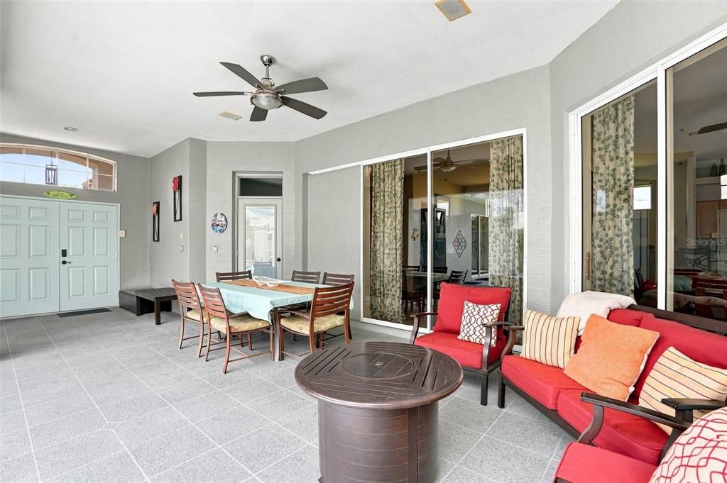 En Venta: $545,000 (4 camas, 3 baños, 2684 Pies cuadrados)