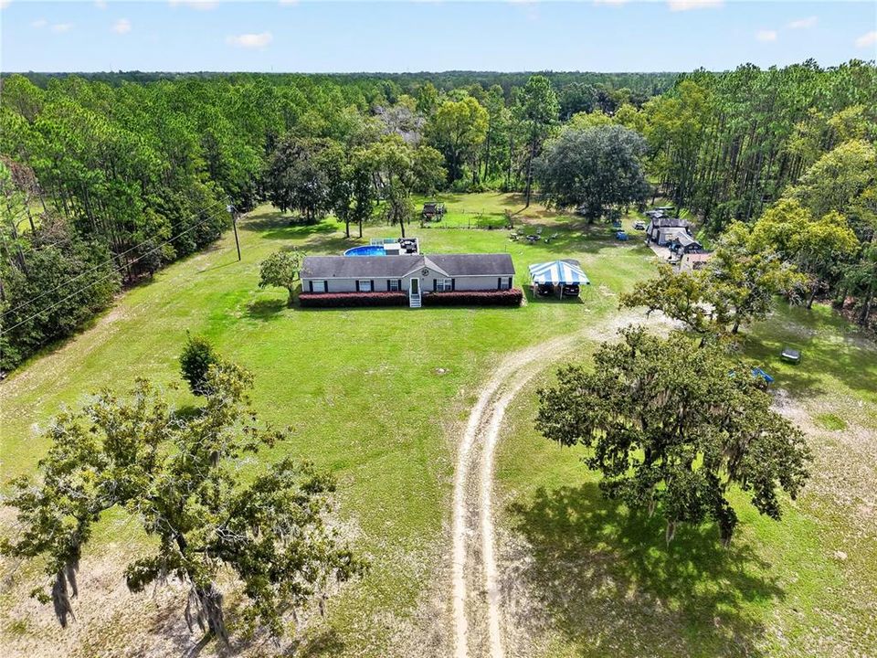 For Sale: $345,000 (5 beds, 3 baths, 1976 Square Feet)