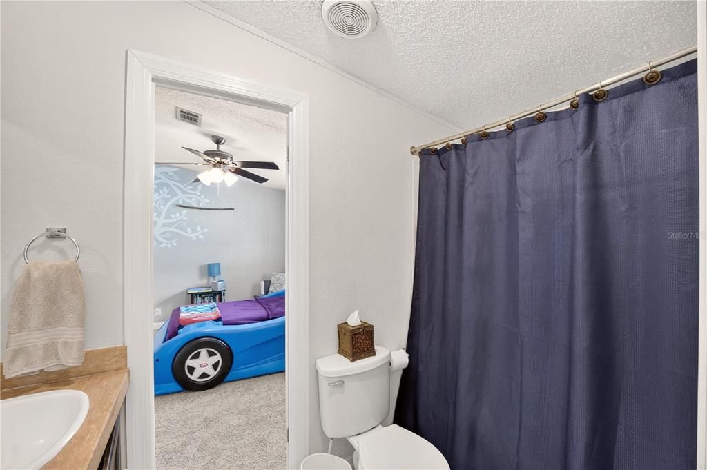 For Sale: $345,000 (5 beds, 3 baths, 1976 Square Feet)