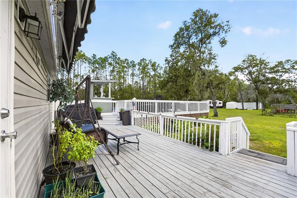 For Sale: $345,000 (5 beds, 3 baths, 1976 Square Feet)