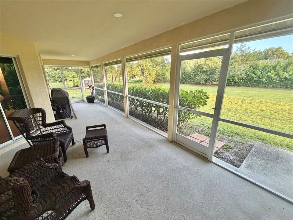 For Sale: $639,900 (3 beds, 2 baths, 2286 Square Feet)