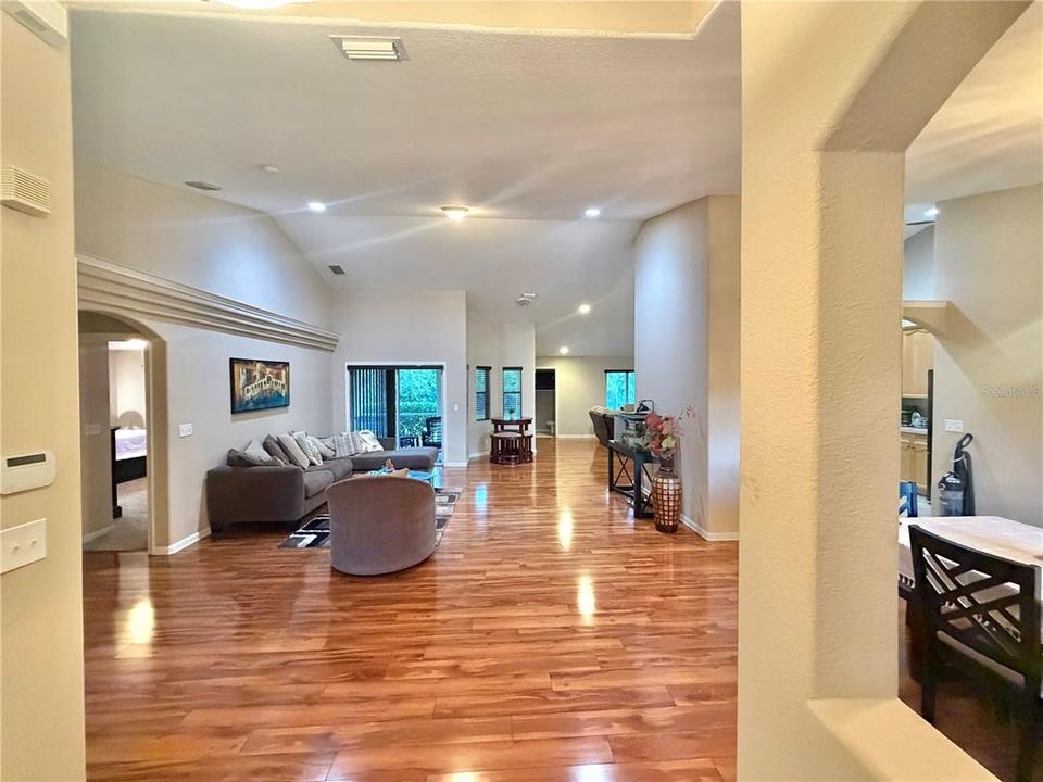 For Sale: $639,900 (3 beds, 2 baths, 2286 Square Feet)