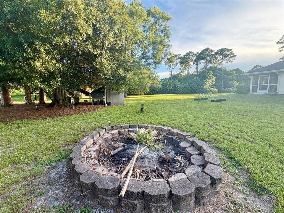 For Sale: $639,900 (3 beds, 2 baths, 2286 Square Feet)