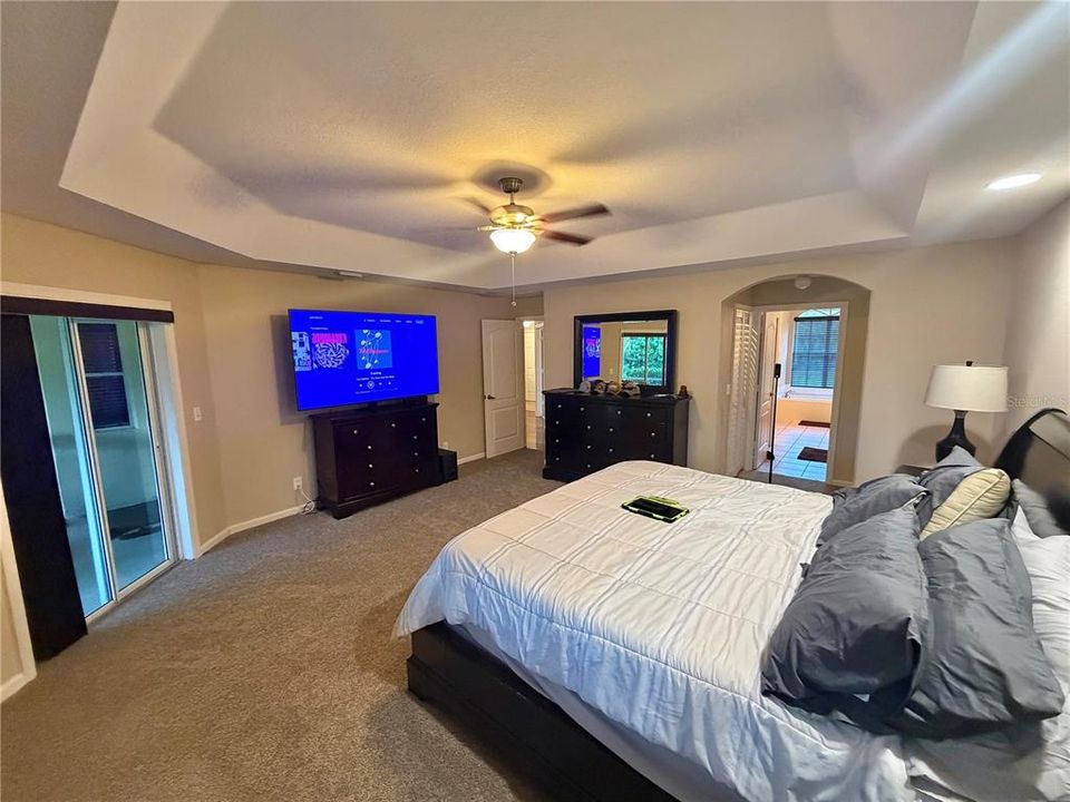 For Sale: $639,900 (3 beds, 2 baths, 2286 Square Feet)