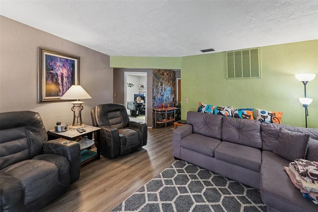 For Sale: $699,000 (4 beds, 3 baths, 2795 Square Feet)
