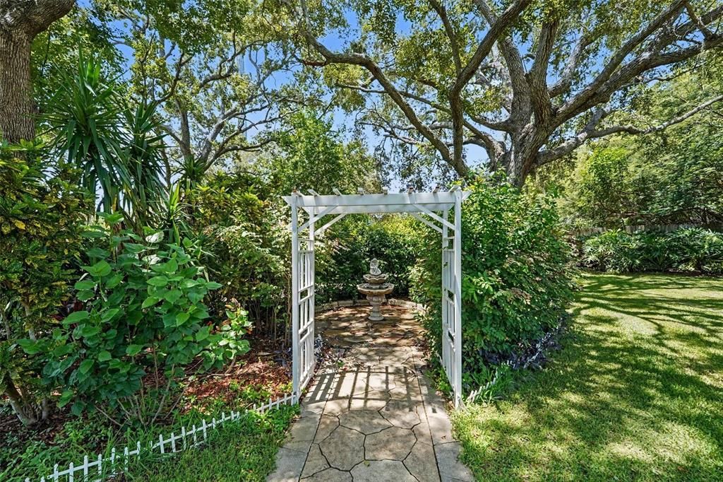 For Sale: $699,000 (4 beds, 3 baths, 2795 Square Feet)