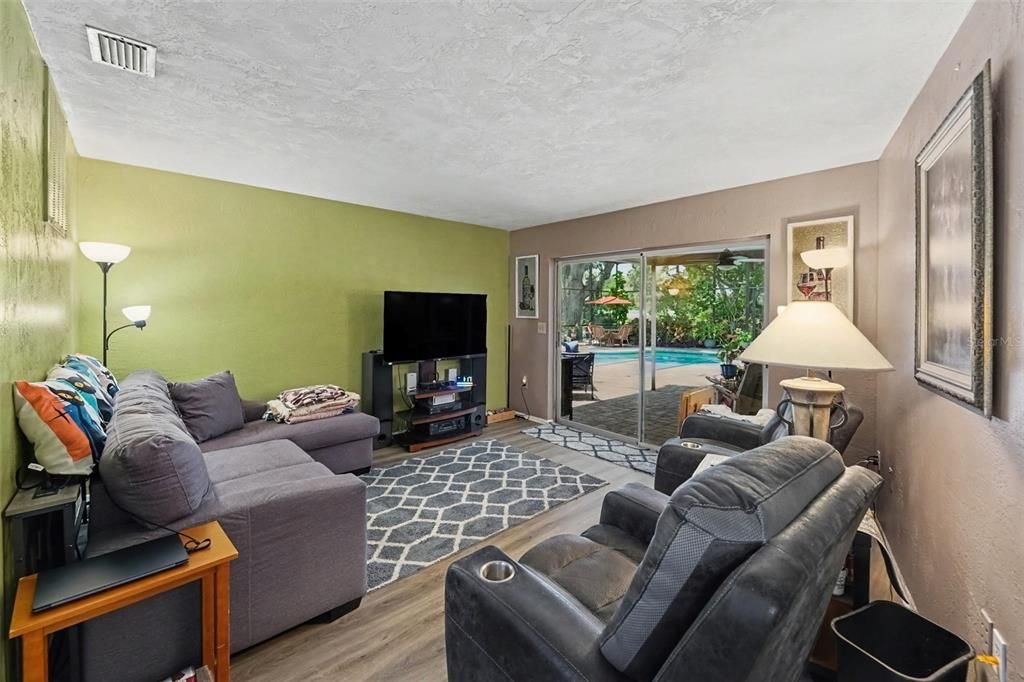 For Sale: $699,000 (4 beds, 3 baths, 2795 Square Feet)