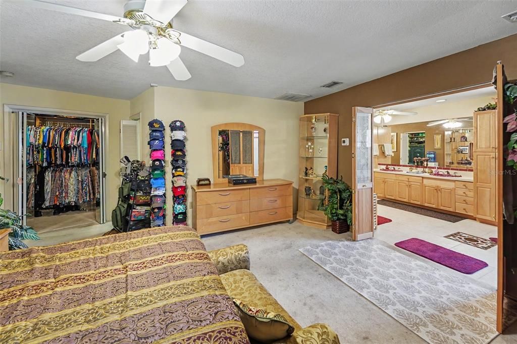 For Sale: $699,000 (4 beds, 3 baths, 2795 Square Feet)
