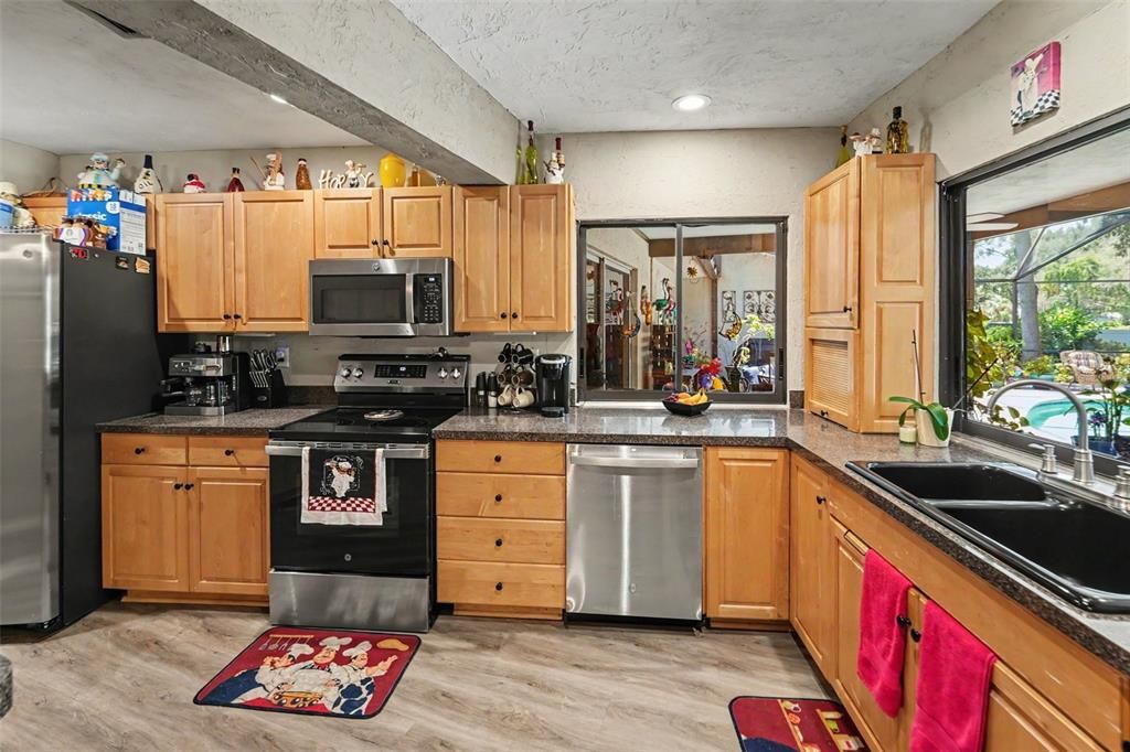 For Sale: $699,000 (4 beds, 3 baths, 2795 Square Feet)