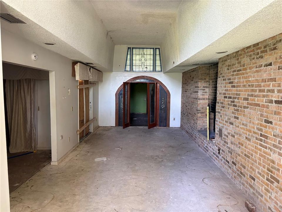 For Sale: $389,000 (4 beds, 3 baths, 3414 Square Feet)